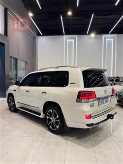 تويوتا لاندكروزر